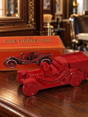 Vintage Avon Wild Country Fire Fighter 1910 6 oz Cologne Bottle w/ Original Box